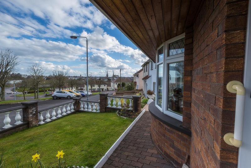 Spacious 4 Bedroom Home - 5 Min Walk To Town Enniskillen Exterior photo